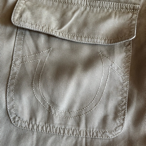 True Religion pull on khaki pants size medium really nice condition - Picture 3 of 11
